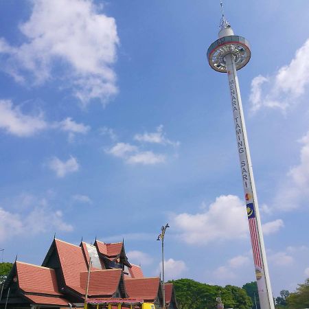 Branded Hotel Malacca Exteriör bild